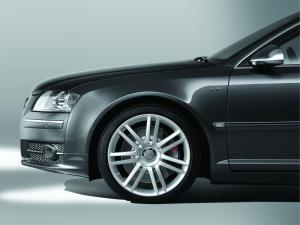 Audi S8 2005 года  (WW)